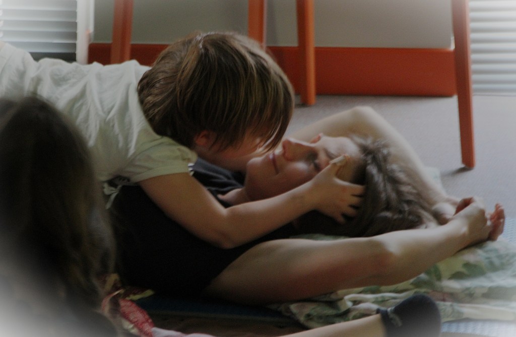 Lien sensoriel parent-enfant aidant-aidé essentiel sensoriel